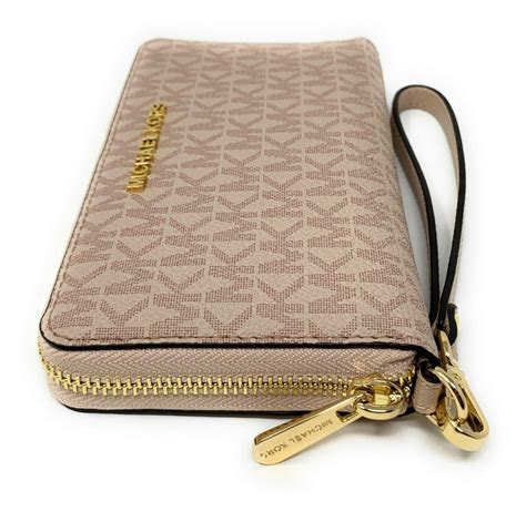 Michael Kors Women's Jet Set Wallet 